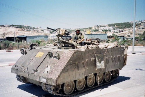 M113 Israel dilapisi proteksi Toga.